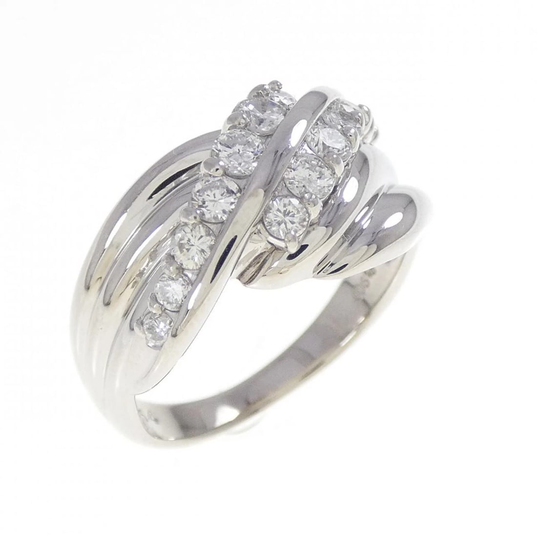 PT900 DIAMOND RING: PT900 Diamond Ring Brand: Unbranded Type: Diamond Ring Material: Platinum900, Color: Platinum Size: US 6 1/4 Accessories: None Accessories Notice: When purchasing pre-owned goods, please r