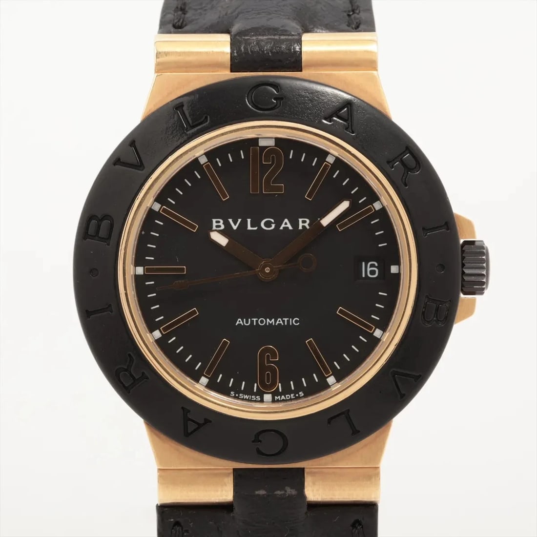 BVLGARI DIAGONO TI×YG LEATHER BLACK: Bvlgari Diagono TI×YG Leather black Brand: Bvlgari Type: Wristwatch Material: YG & Leather Color: Dial Color Black Size: Case:W1.2 x H1.2inch / W38 x H38 Circumference of Wrist:8.1inch / 20.5