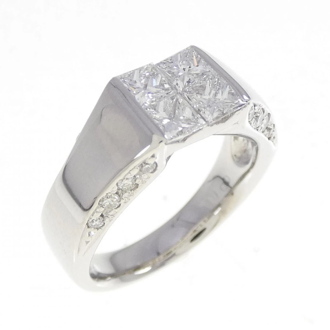 PT900 DIAMOND RING: PT900 Diamond Ring Brand: Unbranded Type: Diamond ring Material: Platinum900, Main Stone/Creation Natural Color: None Size: US5 1/4 Accessories: None Accessories Notice: When purchasing pr