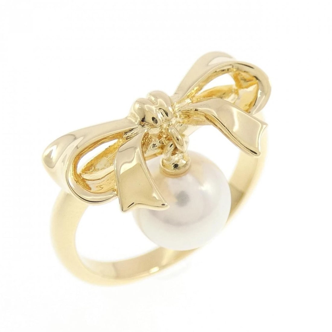 18K YELLOW GOLD RIBBON AKOYA PEARL RING: 18K Yellow Gold Ribbon Akoya Pearl Ring Brand: Unbranded Type: Akoya Pearl Ring Material: K18 yellow gold, Main Stone/Creation Akoya Pearl Color: Yellow Gold Size: US4 3/4 Accessories: None