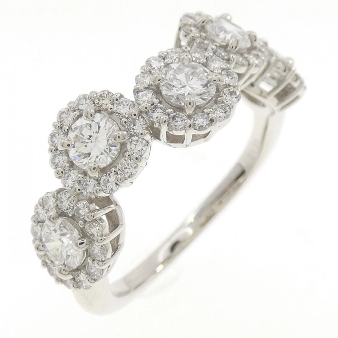 PT900 DIAMOND RING (1 of 3)