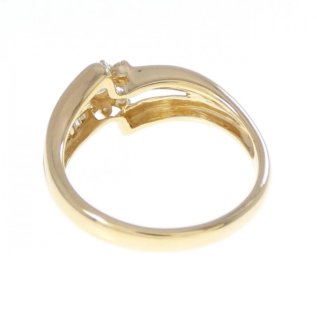 K18YG DIAMOND RING: K18YG Diamond Ring Brand: Unbranded Type: Diamond Ring Material: K18 yellow gold, Main Stone/Creation Natural Color: Yellow Gold Size: US6 1/4 Accessories: None Accessories Notice: When