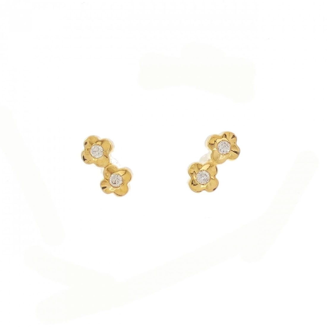 750YG FLOWER DIAMOND PIERCE: 750YG Flower Diamond Pierce Brand: Unbranded Type: Diamond Pierce/Earring Material: 750 yellow gold, Main Stone/Creation Natural Color: Yellow Gold Size: Approx. height x width: 9.7mm x 4.8mm 