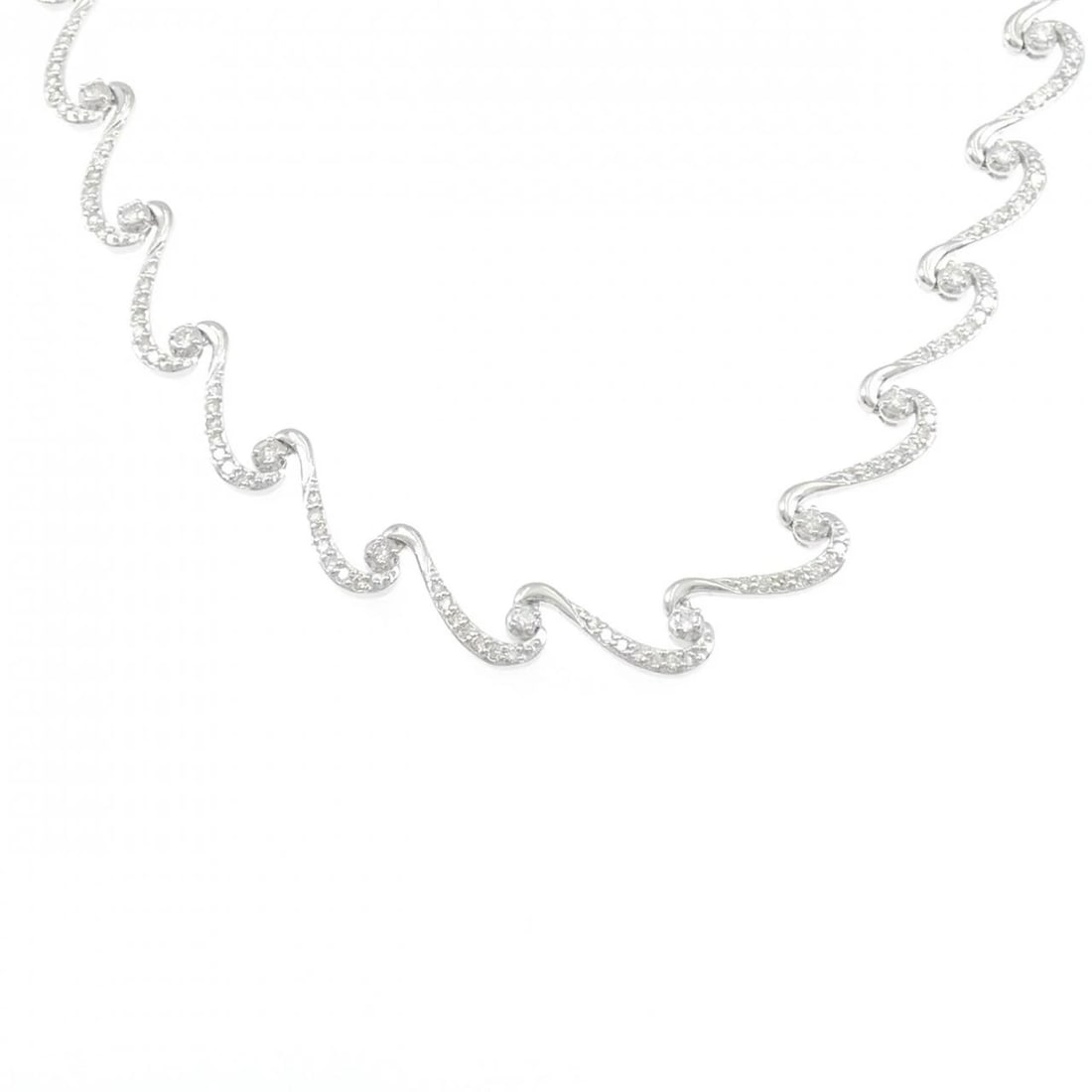 K18WG DIAMOND NECKLACE: K18WG Diamond Necklace Brand: Unbranded Type: Diamond Necklace Material: K18 white gold, Main Stone/Creation Natural Color: White Gold Size: Actual Size Max width approx: 8.1mm Size 43cm 