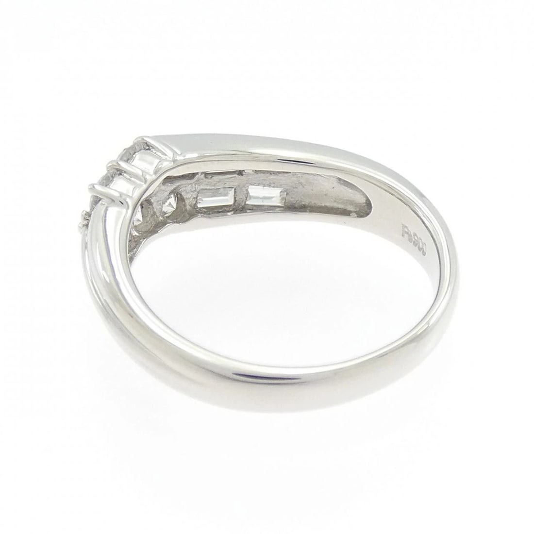 PT900 DIAMOND RING: PT900 Diamond Ring Brand: Unbranded Type: Diamond Ring Material: Platinum900, Main Stone/Creation Natural Color: None Size: US6 1/2 Accessories: None Accessories Notice: When purchasing pr