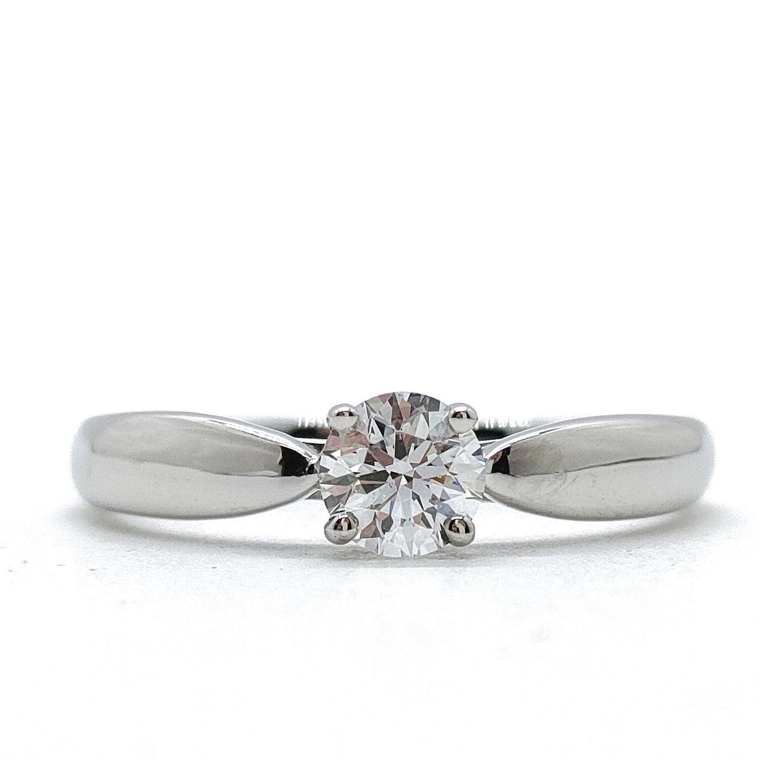 TIFFANY AND CO. RING HARMONY NATURAL DIAMOND PLATINUM: Tiffany and Co. Ring Harmony Natural Diamond Platinum Brand: Tiffany and Co. Type: Ring Material: Platinum, Color: Platinum Size: US 4 1/8 Accessories: None Accessories Notice: When