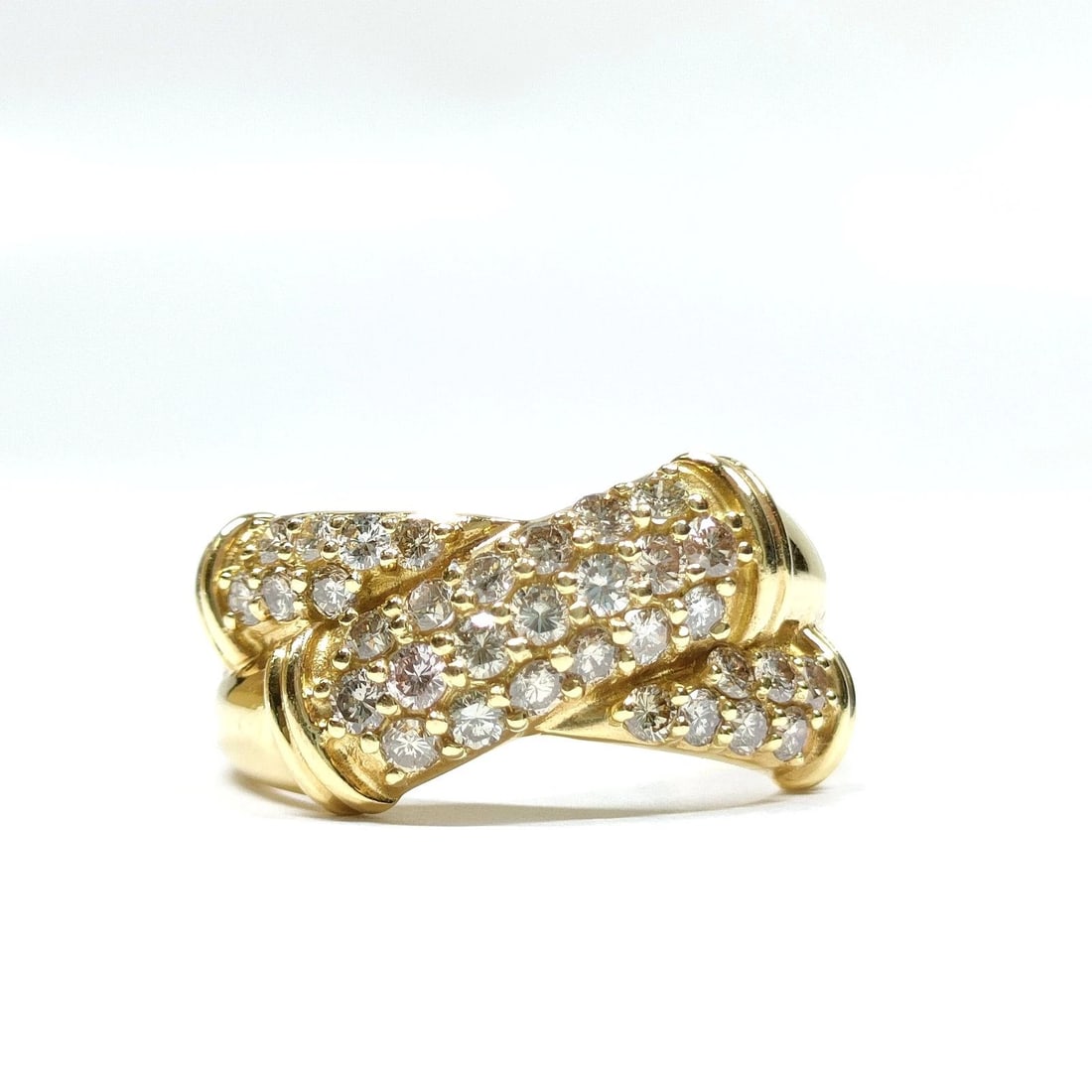 JEWELRY RING NATURAL DIAMOND GOLD: Jewelry Ring Natural Diamond Gold Brand: Unbranded Type: Ring Material: Gold, Color: Yellow Gold Size: US 7 7/8 Accessories: None Accessories Notice: When purchasing pre-owned goods, pleas