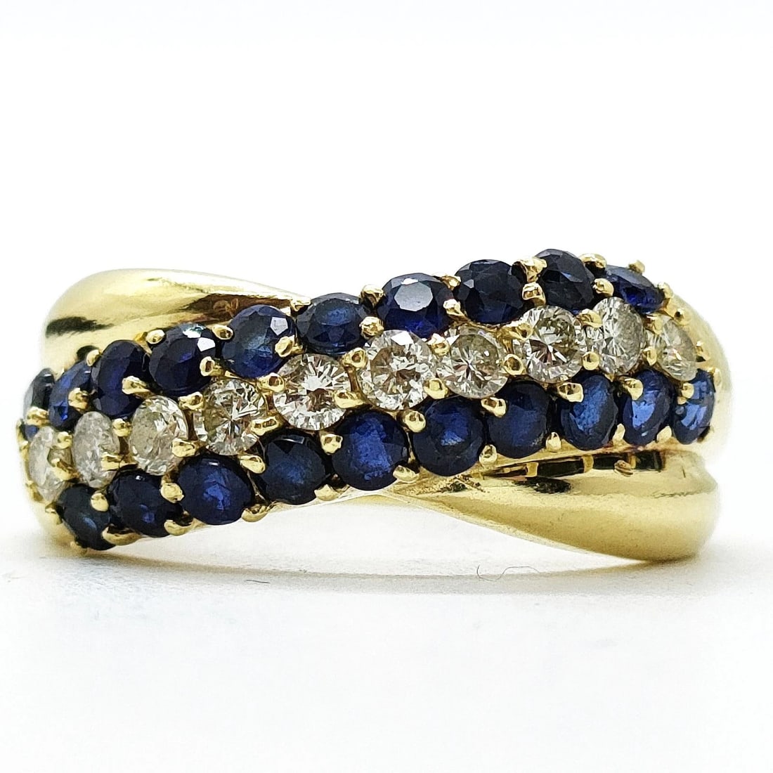JEWELRY RING SAPPHIRE GOLD: Jewelry Ring Sapphire Gold Brand: Unbranded Type: Ring Material: Gold, Main Stone/Creation Sapphire Color: Yellow Gold Size: US 5 3/4 Accessories: None Accessories Notice: When purchasing
