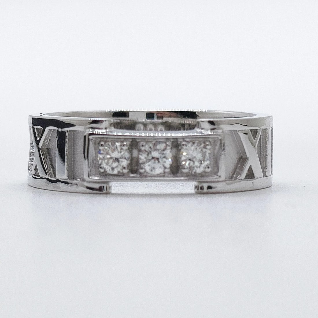 TIFFANY AND CO. RING ATLAS NATURAL DIAMOND WHITE GOLD (1 of 4)