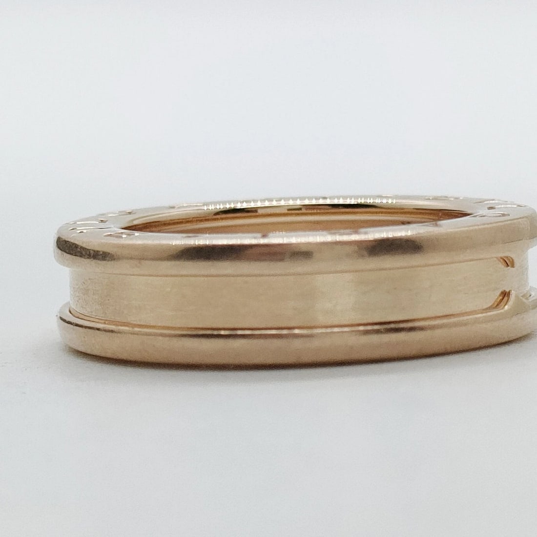 BVLGARI RING BZERO1 GOLD ROSE GOLD: Bvlgari Ring Bzero1 Gold Rose Gold Brand: Bvlgari Type: Ring Material: Gold, Color: Rose Gold Size: US 4 1/8 Accessories: None Accessories Notice: When purchasing pre-owned goods, please r