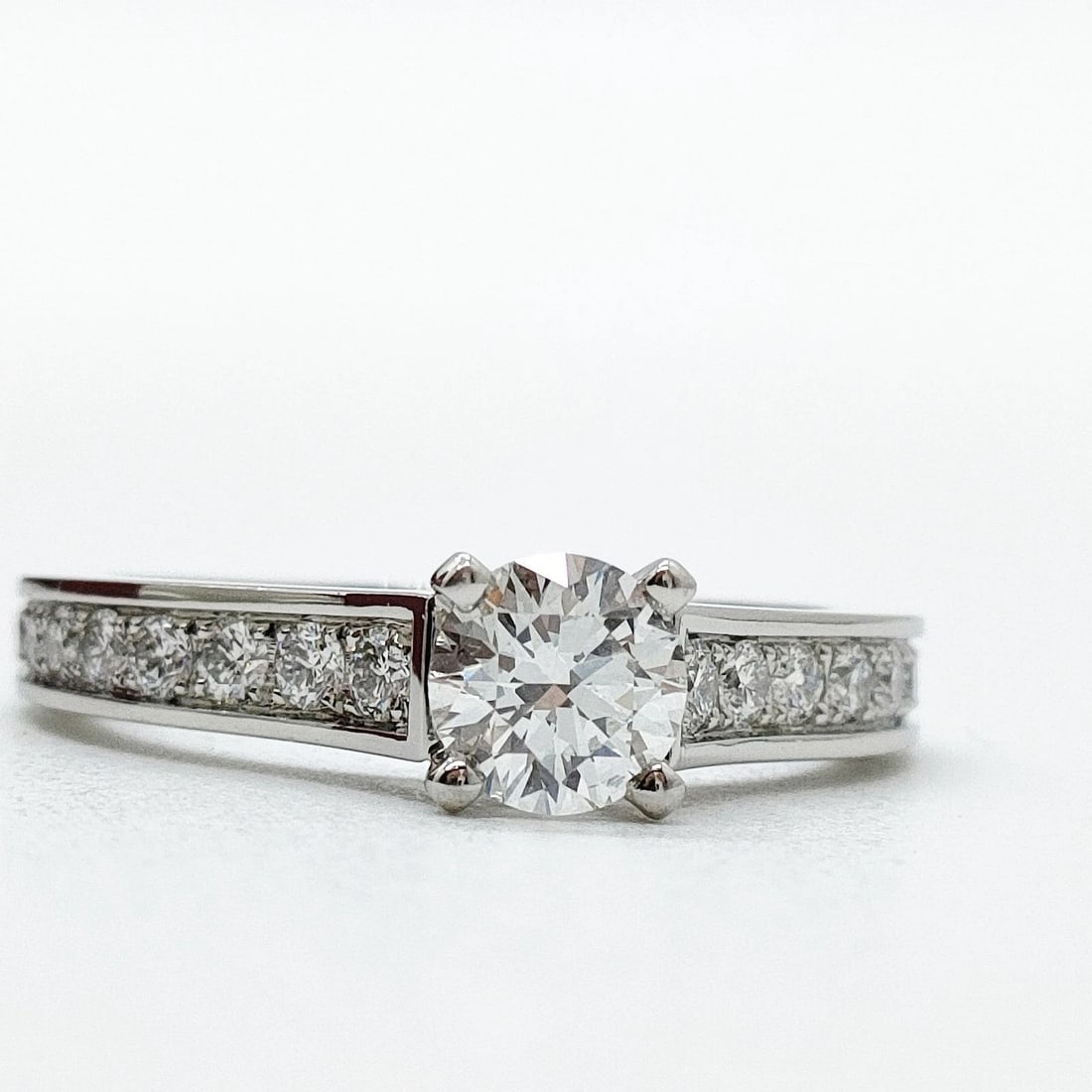 CARTIER RING SOLITAIRE NATURAL DIAMOND PLATINUM (1 of 2)