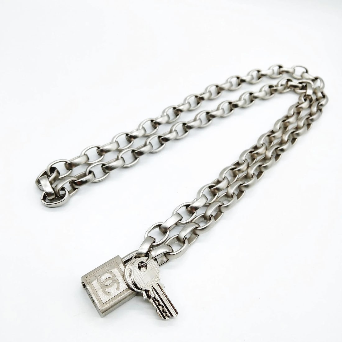 CHANEL NECKLACE SILVER: Chanel Necklace Silver Brand: Chanel Type: Necklace Material: Metal, Color: Silver Size: Full Length : 88 cm (approx) Accessories: None Accessories Notice: When purchasing pre-owned goods,