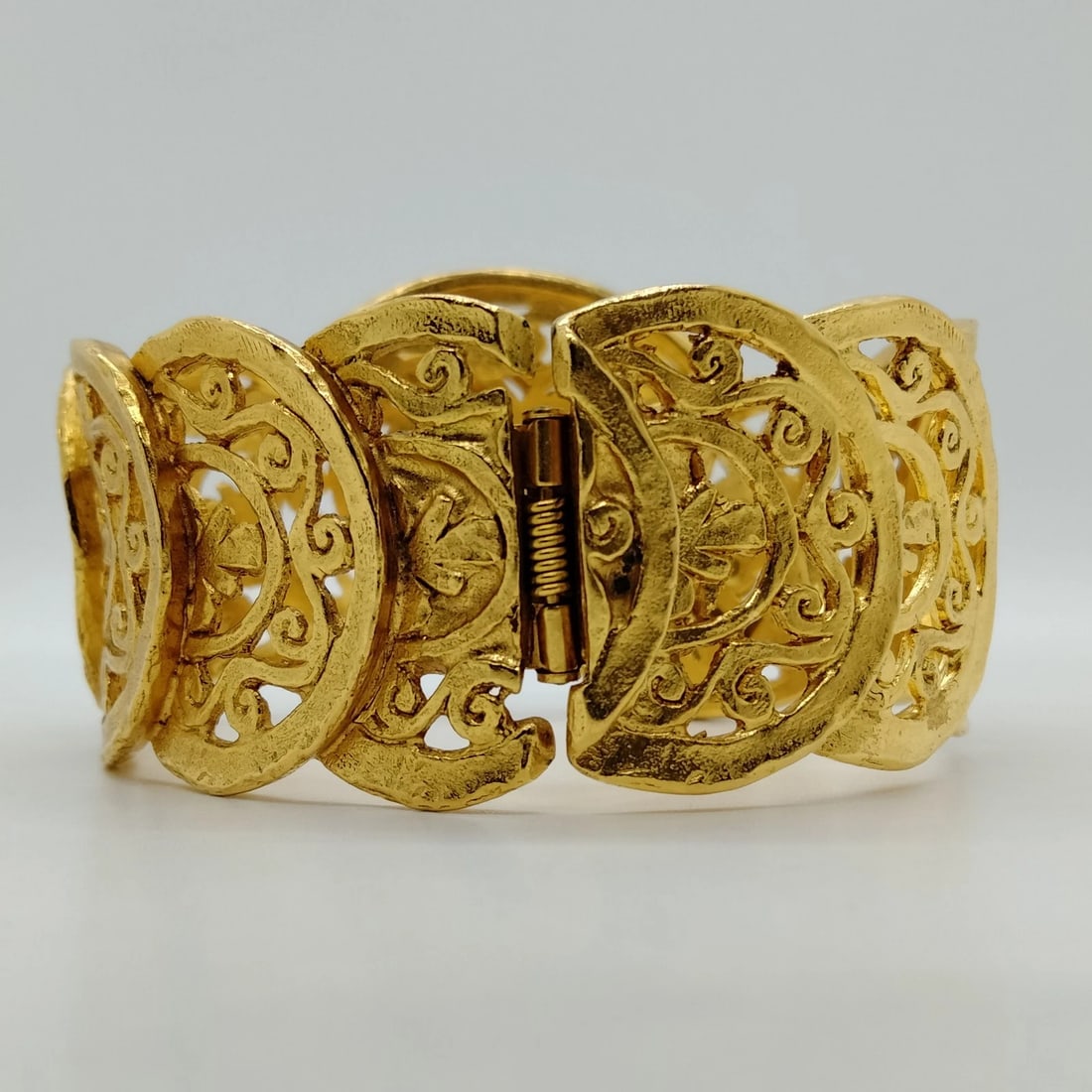 CHANEL BANGLE GOLD - 4