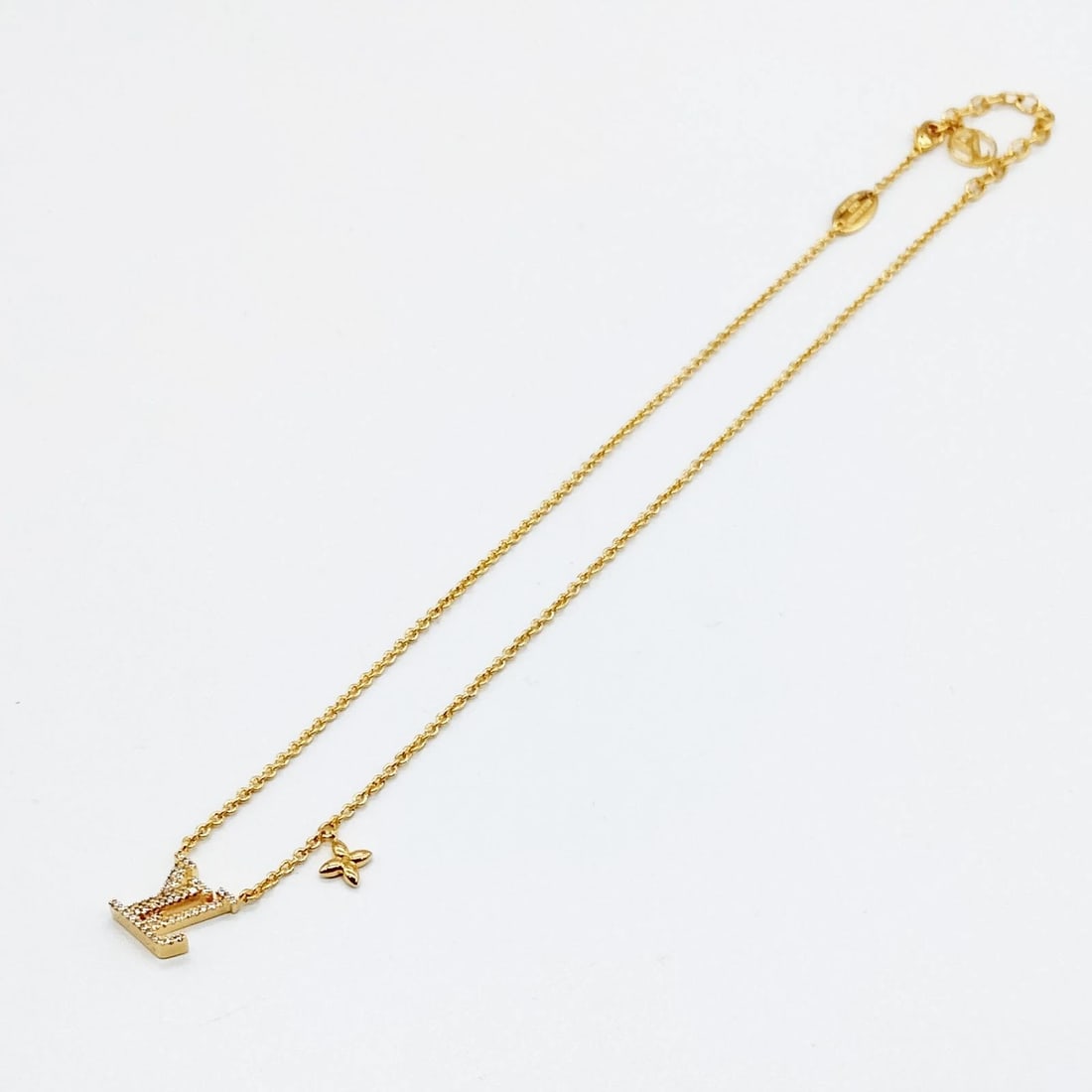 LOUIS VUITTON NECKLACE GOLD: Louis Vuitton Necklace Gold Brand: Louis VuittonM00596 Iconic Necklace Type: Necklace Material: Metal, Color: Gold Size: Full Length : 45 cm (approx) Accessories: None Accessories Notice: