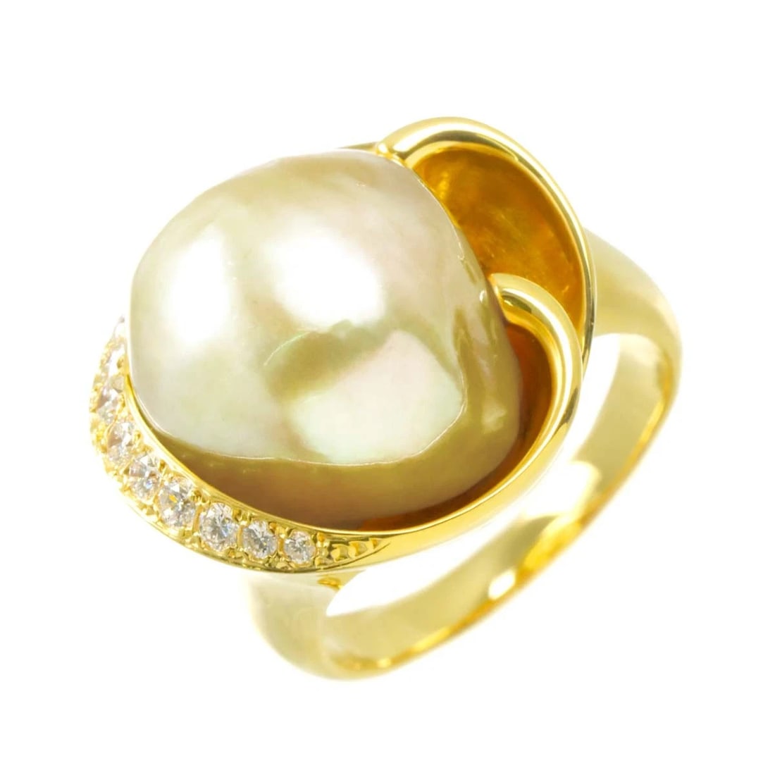 MIKIMOTO SOUTH SEA PEARL DIAMOND RING: MIKIMOTO South Sea pearl Diamond Ring Brand: MIKIMOTO Type: Ring Material: 18K Yellow Gold, Main Stone/Creation South Sea Pearl Color: Yellow Gold Size: 7.75-8(US) Accessories: None