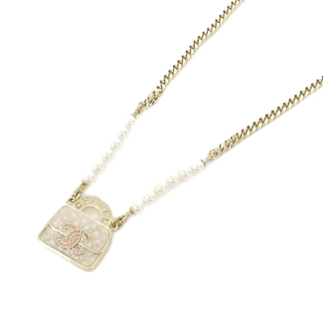 CHANEL ABD331 NECKLACE: Chanel ABD331 Necklace Brand: CHANEL Type: Necklace Material: Fake pearl, Color: WHITE+PINK (White + Pink) / GOLD (Gold) Metal Size: Length: 40-47cm Top width x height: 2.2cmx2.4cm 