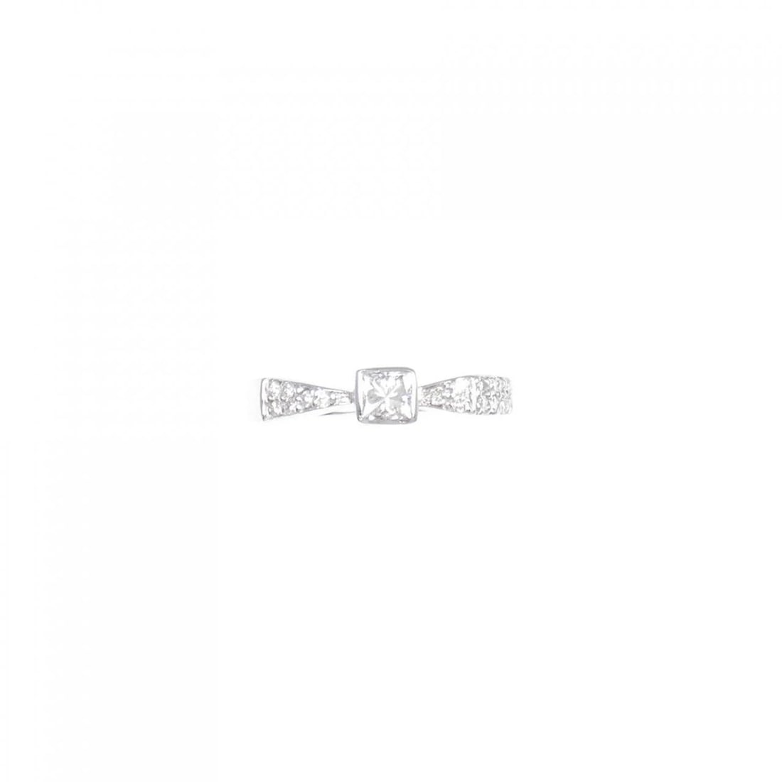 PT DIAMOND RING: PT Diamond Ring Brand: Unbranded Type: Diamond ring Material: Platinum, Main Stone/Creation Natural Color: SILVER Size: US8.5 Accessories: None Accessories Notice: When purchasing pre-owne