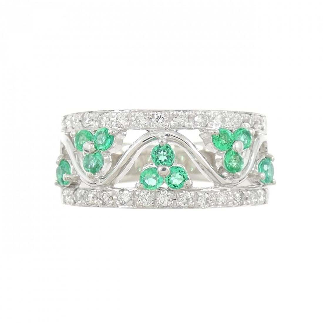 PT900 EMERALD RING: PT900 Emerald Ring Brand: Unbranded Type: Emerald Ring Material: Platinum900, Main Stone/Creation EmerladSecondary StoneNatural Color: Silver Size: US6 1/4 Accessories: None Accessories