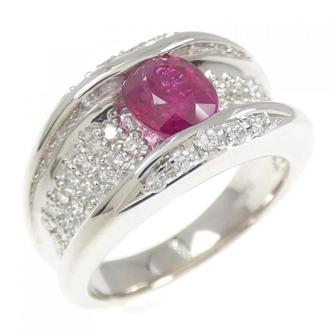 PT900 RUBY RING (1 of 2)