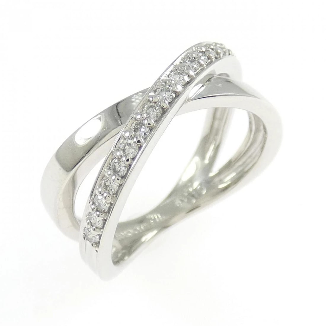 VENDOME DIAMOND RING: Vendome Diamond Ring Brand: VANDOME Type: Vendome ring Material: Platinum950, Main Stone/Creation Natural Color: silver Size: US5.5 Accessories: None Accessories Notice: When purchasing