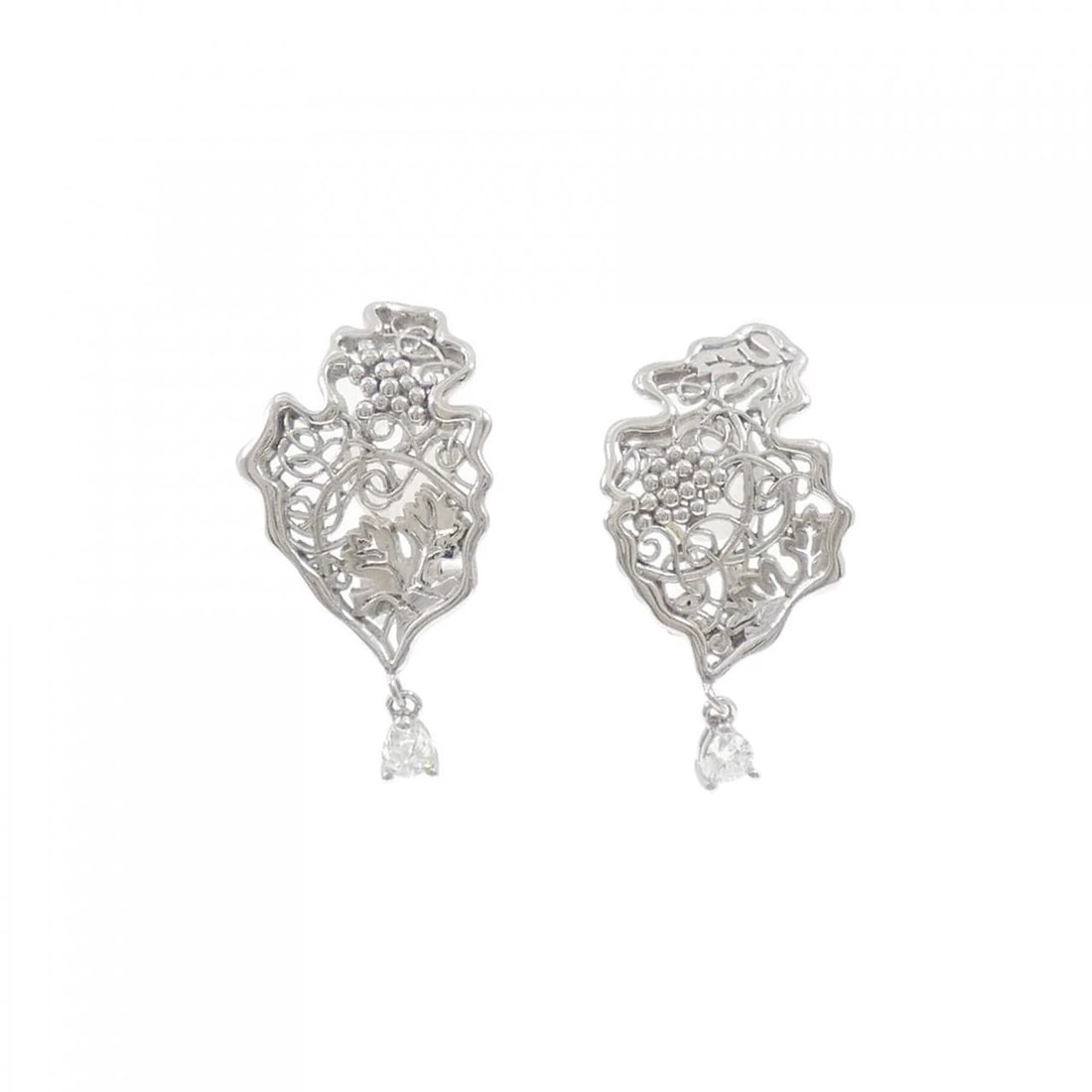PT950 DIAMOND EARRINGS: PT950 Diamond Earrings Brand: Unbranded Type: Diamond Pierce/Earring Material: Platinum950, Main Stone/Creation Natural Color: Silver Size: Actual Size Approx. length x width: 31.1mm x 16.6mm 
