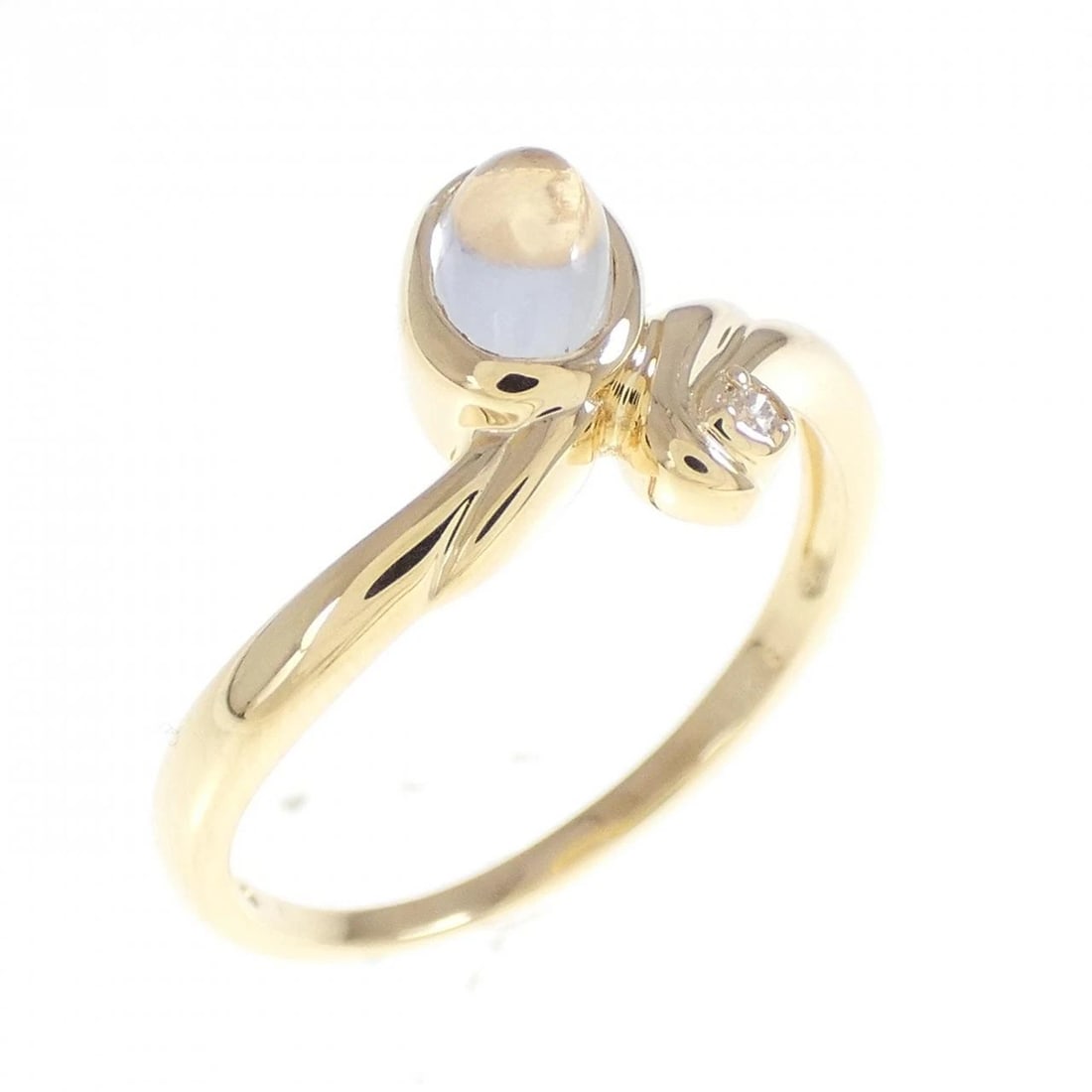 K18YG MOONSTONE RING: K18YG Moonstone Ring Brand: Unbranded Type: moonstone ring Material: K18 yellow gold, Main Stone/Creation Moonstone Secondary Stone Natural Color: yellow gold Size: US5 3/4 Accessories: None
