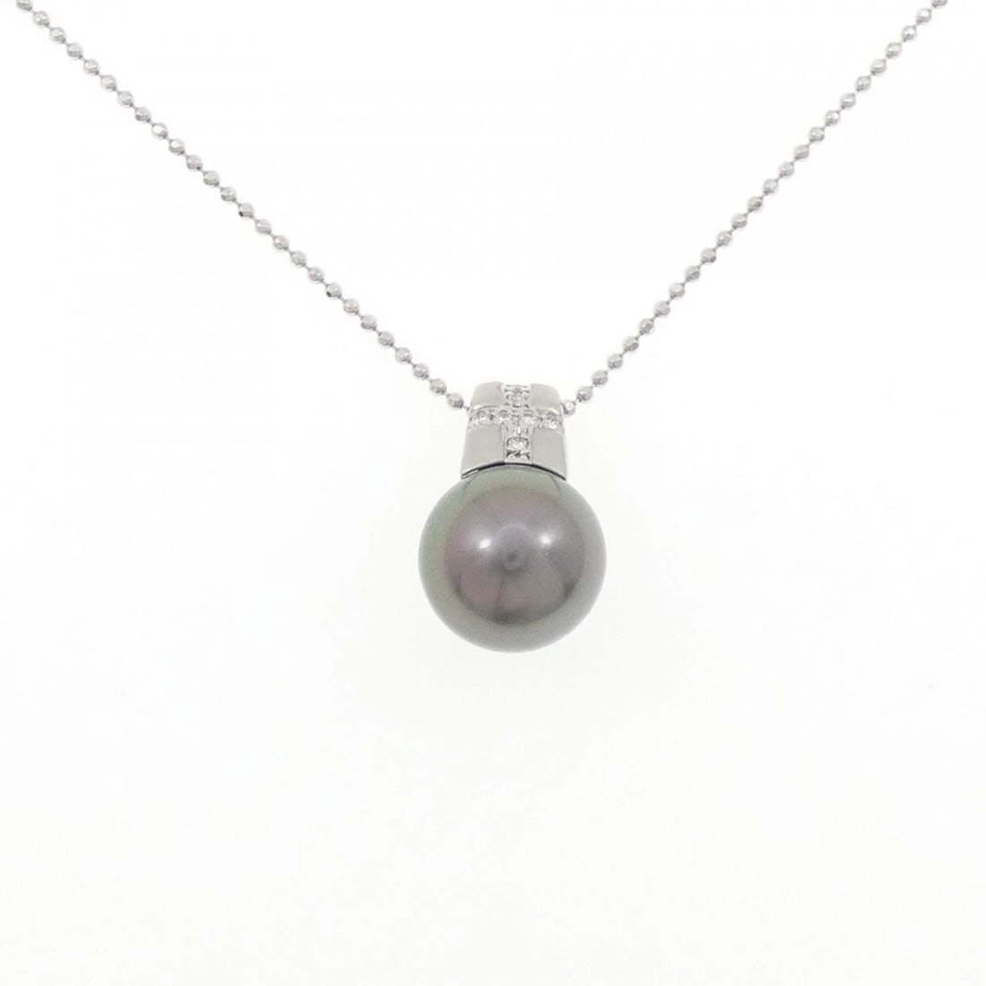 PT900/PT850 BLACK PEARL NECKLACE: PT900/PT850 Black pearl Necklace Brand: Unbranded Type: Black pearl Necklace Material: Platinum900/Platinum850, Main Stone/Creation "Black Pearl Secondary Stone Natural" Color: Silver Size: