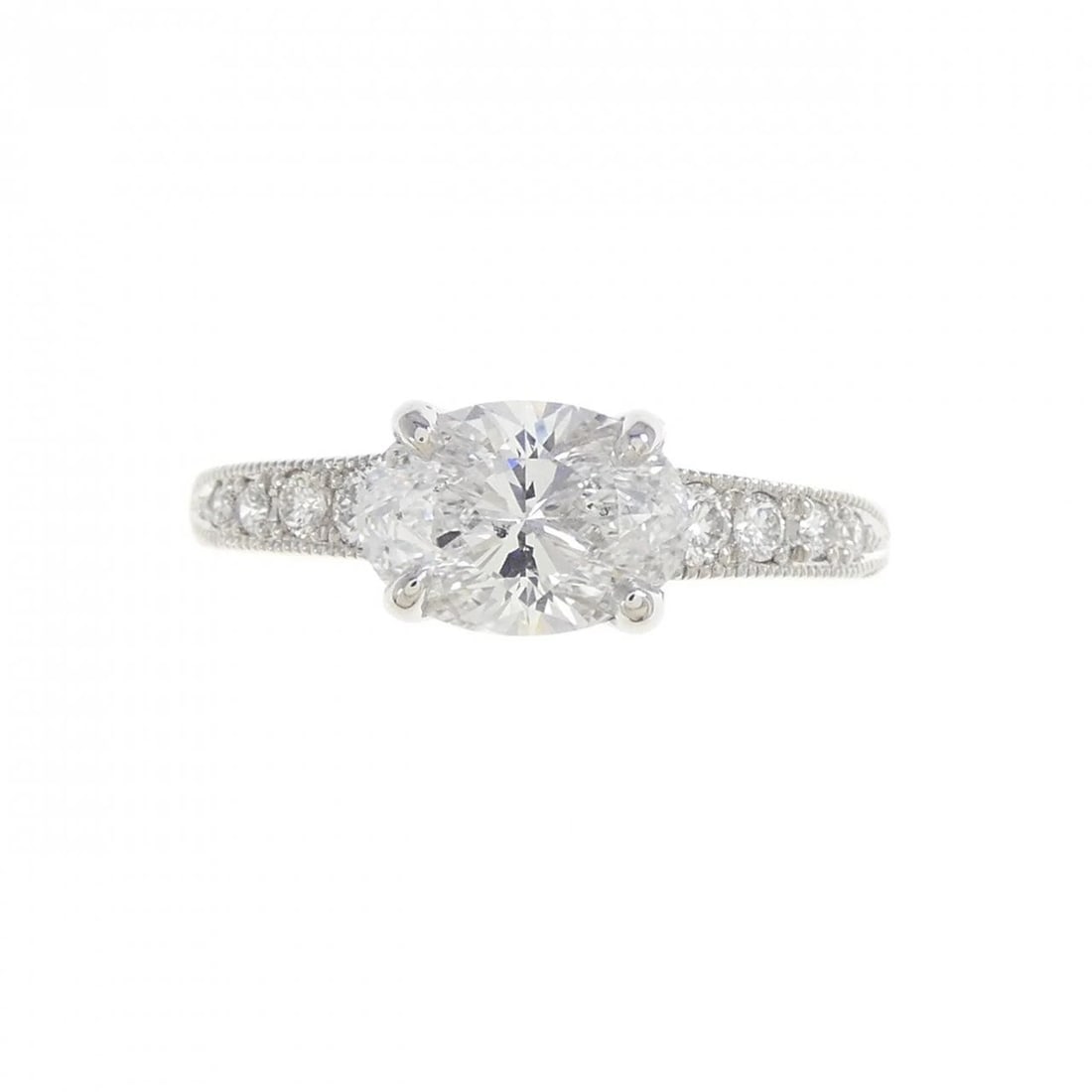 PT900 DIAMOND RING: PT900 Diamond Ring Brand: Unbranded Type: Ring Material: Platinum900, Main Stone/Creation Natural Color: Silver Size: US6 1/4 Accessories: None Accessories Notice: When purchasing pre-owne