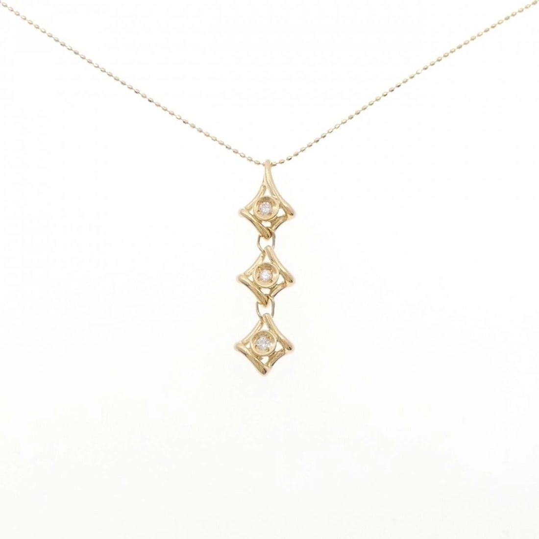 K18YG DIAMOND NECKLACE: K18YG Diamond Necklace Brand: Unbranded Type: Diamond Necklace Material: K18 yellow gold, Main Stone/Creation Natural Color: Yellow Gold Size: 40cmActual Size Pendant length approx. x width