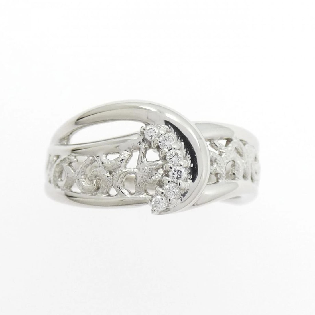 PT900 DIAMOND RING: PT900 Diamond Ring Brand: Unbranded Type: Diamond ring Material: Platinum900, Main Stone/Creation Natural Color: Silver Size: US5 1/4 Accessories: None Accessories Notice: When purchasing