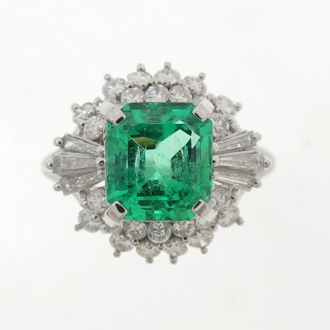 PT900 EMERALD RING - 2