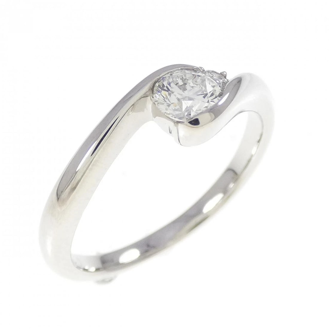 PT950 DIAMOND RING: PT950 Diamond Ring Brand: Unbranded Type: Diamond Ring Material: Platinum950, Main Stone/Creation Natural Color: silver Size: US6 1/2 Accessories: None Accessories Notice: When purchasing