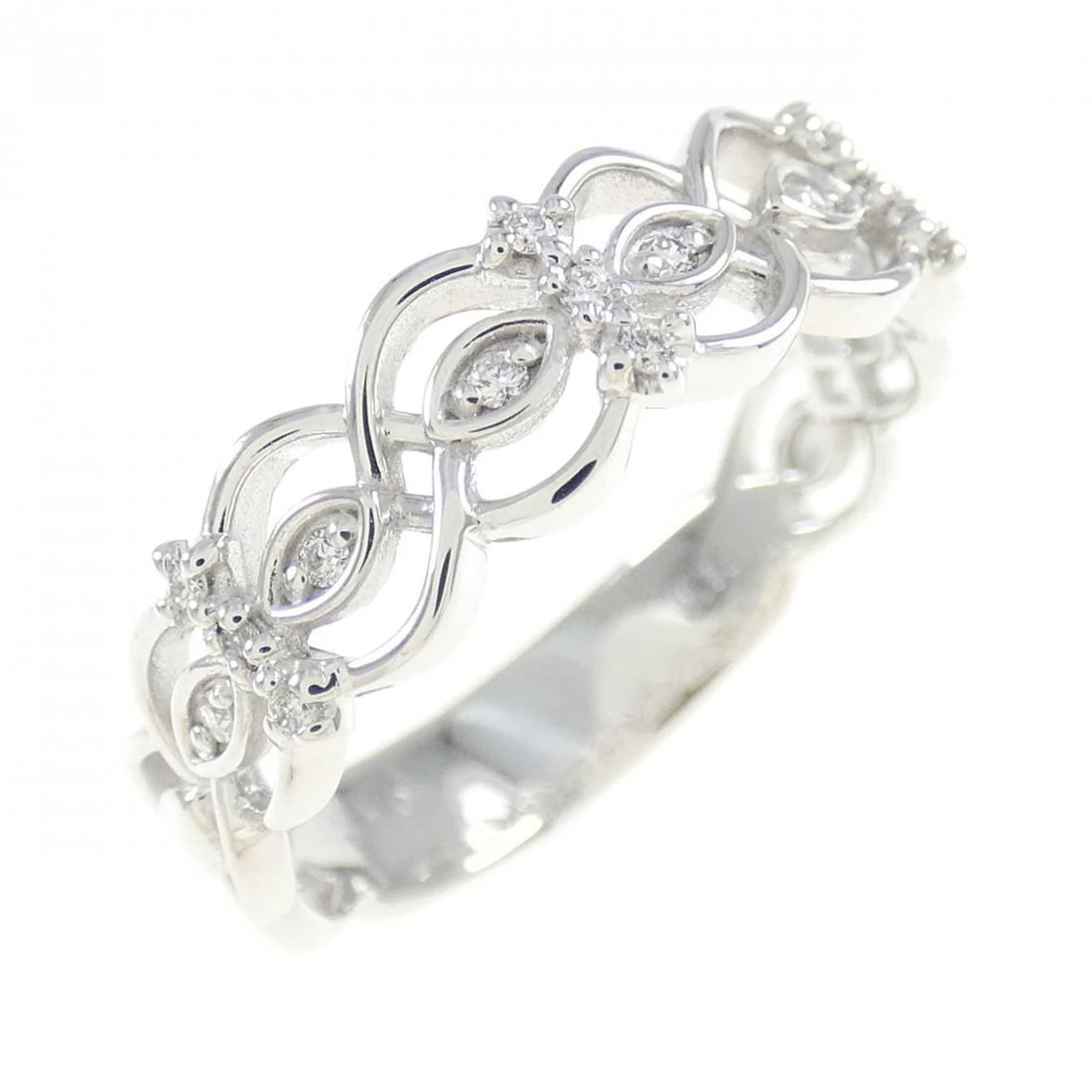 K18WG DIAMOND RING: K18WG Diamond Ring Brand: Unbranded Type: Diamond Ring Material: K18 white gold, Main Stone/Creation Natural Color: White Gold Size: US6 1/2 Accessories: None Accessories Notice: When