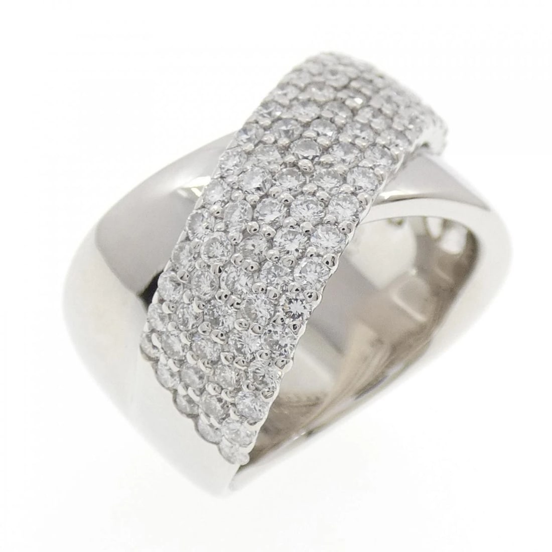 PT900 PAVE DIAMOND RING: PT900 Pave Diamond Ring Brand: Unbranded Type: Diamond Ring Material: Platinum900, Main Stone/Creation Natural Color: Silver Size: US6 1/2 Accessories: None Accessories Notice: When