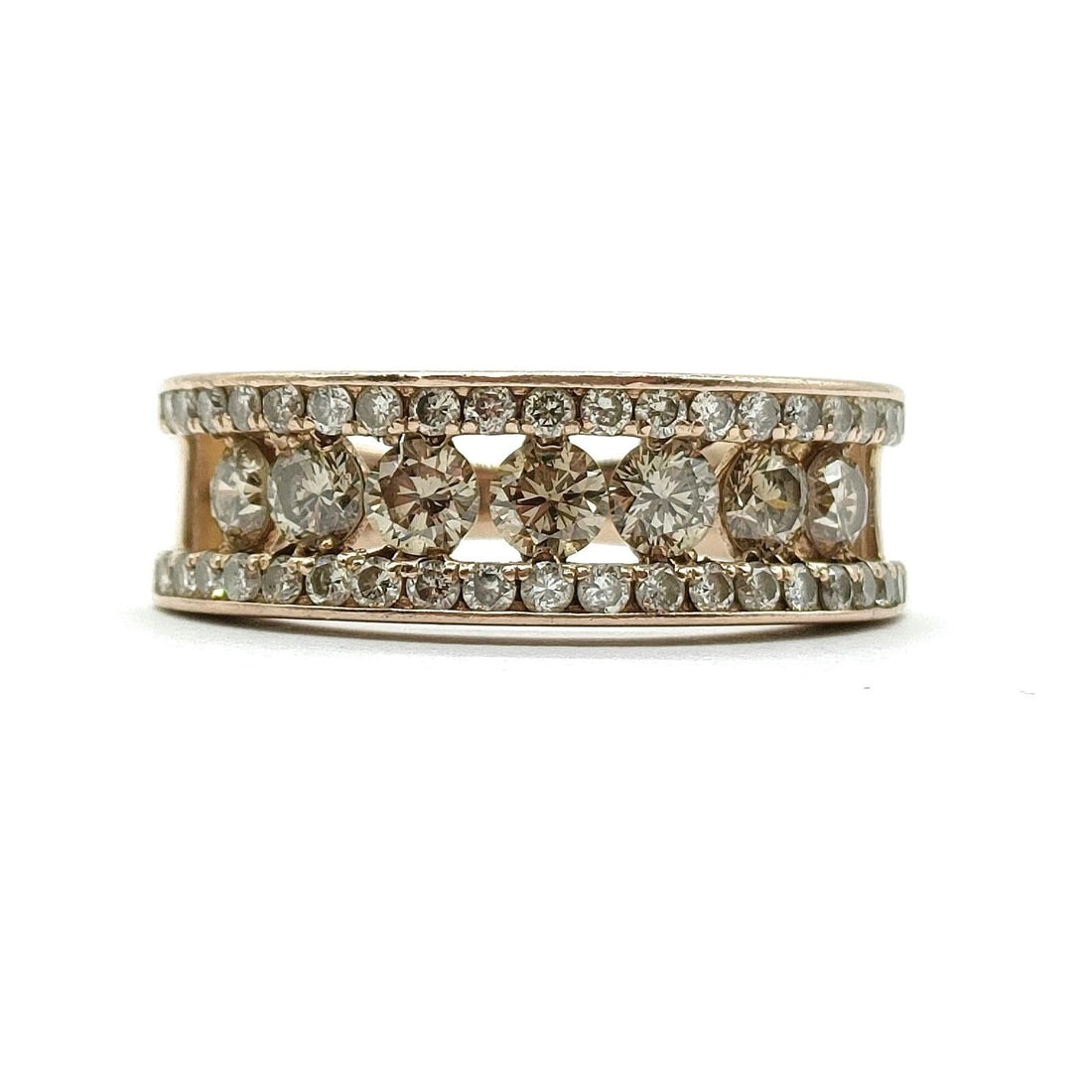 JEWELRY RING NATURAL DIAMOND GOLD: Jewelry Ring Natural Diamond Gold Brand: Unbranded Type: Ring Material: Gold, Color: Rose Gold Size: US 5 3/8 Accessories: None Accessories Notice: When purchasing pre-owned goods, please