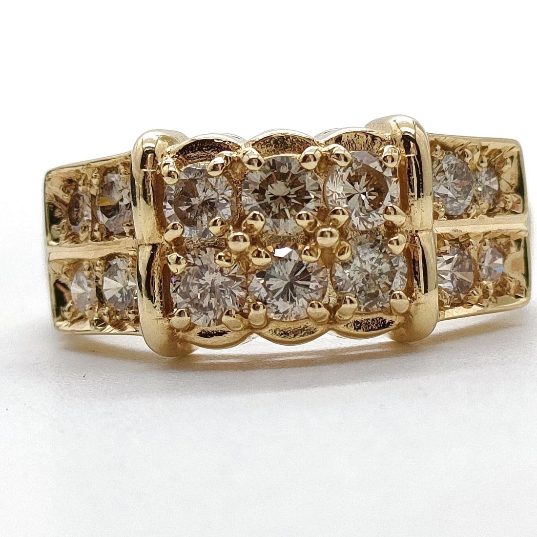 JEWELRY RING NATURAL DIAMOND GOLD: Jewelry Ring Natural Diamond Gold Brand: Unbranded Type: Ring Material: Gold, Color: Yellow Gold Size: US 6 5/8 Accessories: None Accessories Notice: When purchasing pre-owned goods, pleas