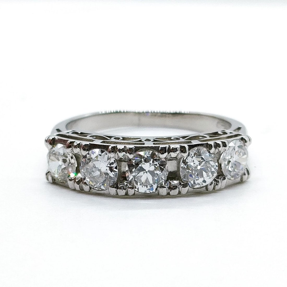 JEWELRY RING NATURAL DIAMOND PLATINUM (1 of 2)