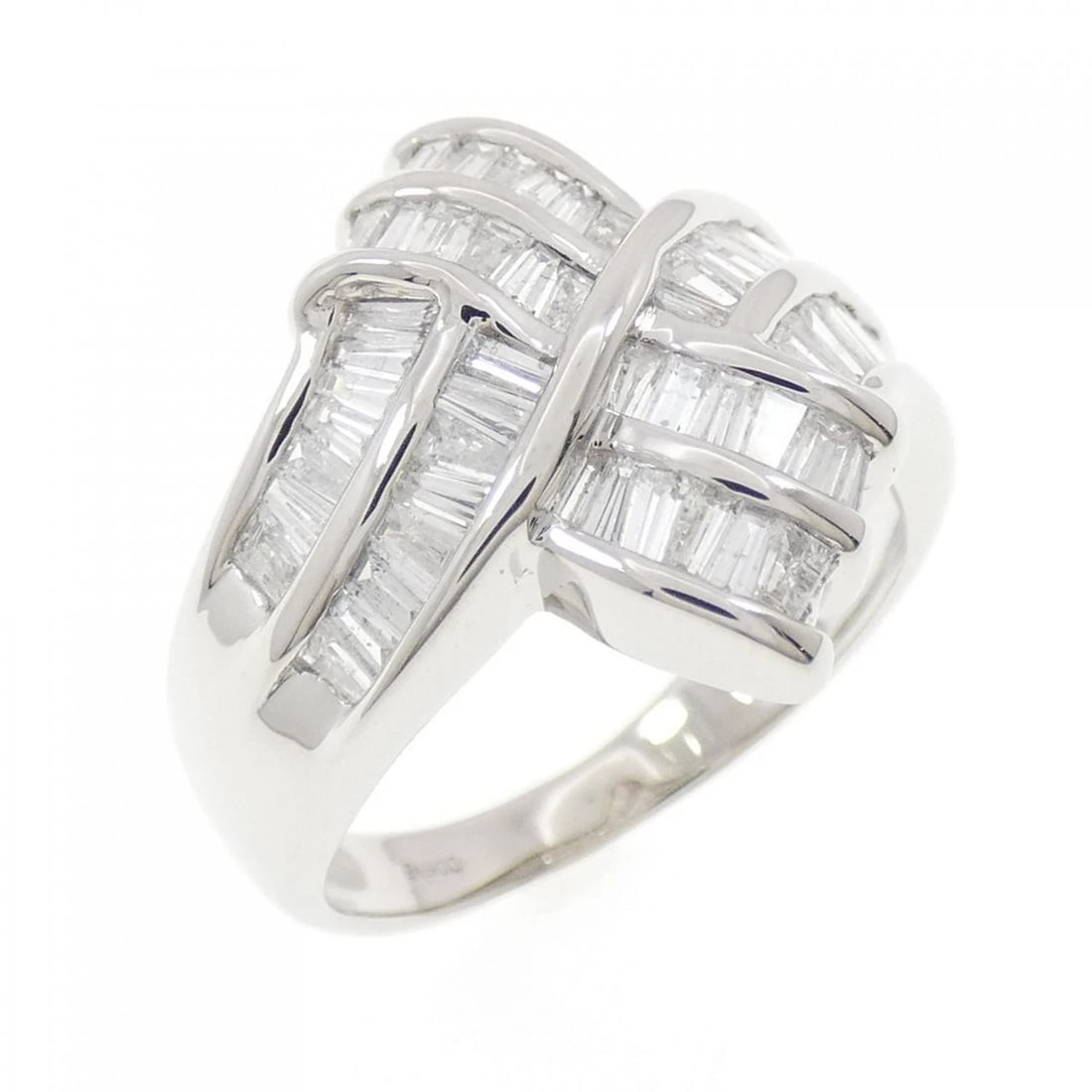 PT900 DIAMOND RING: PT900 Diamond Ring Brand: Unbranded Type: Diamond Ring Material: Platinum900, Main Stone/Creation Natural Color: Silver Size: US6 1/4 Accessories: None Accessories Notice: When purchasing