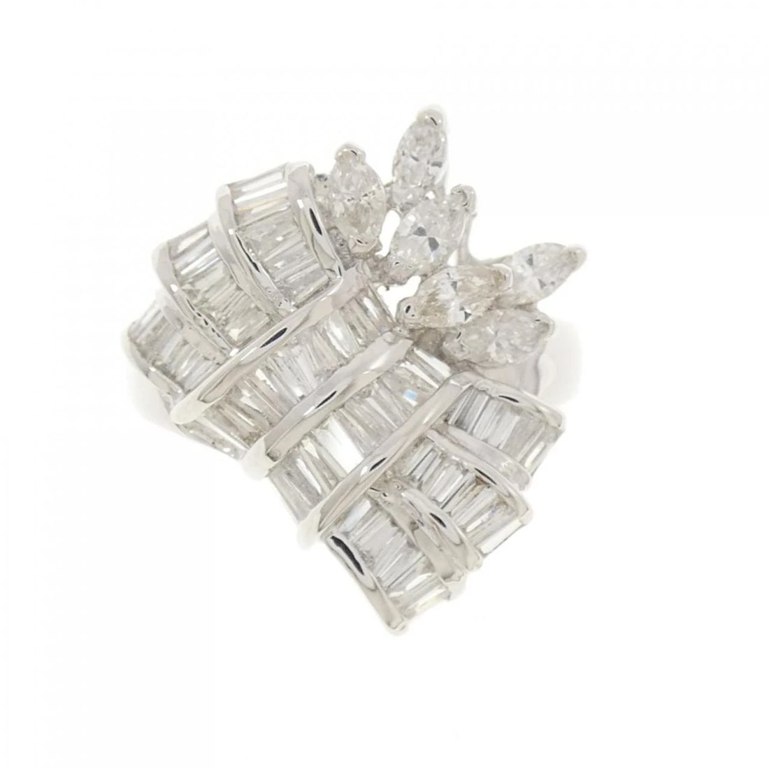 K18WG DIAMOND RING - 2