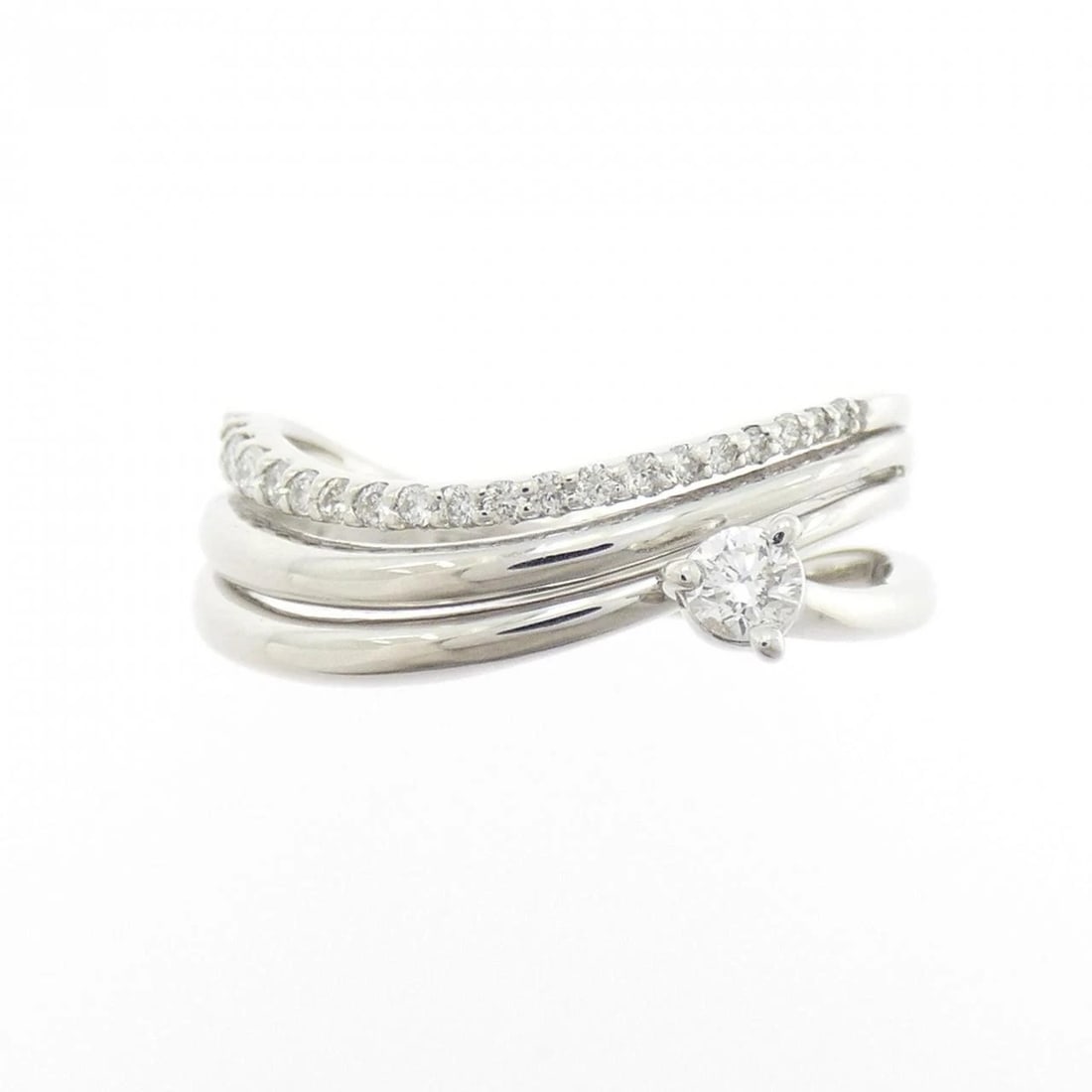 PT900 DIAMOND RING: PT900 Diamond Ring Brand: Unbranded Type: Diamond Ring Material: Platinum900, Main Stone/Creation Natural Color: Silver Size: US6 1/4 Accessories: None Accessories Notice: When purchasing