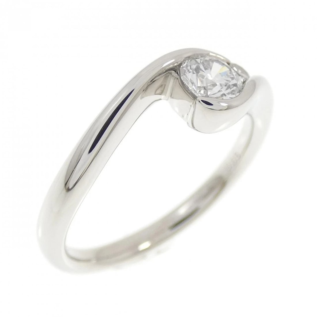 PT900 DIAMOND RING: PT900 Diamond Ring Brand: Unbranded Type: Ring Material: Platinum900, Main Stone/Creation Natural Color: None Size: US6 1/4 Accessories: None Accessories Notice: When purchasing pre-owned