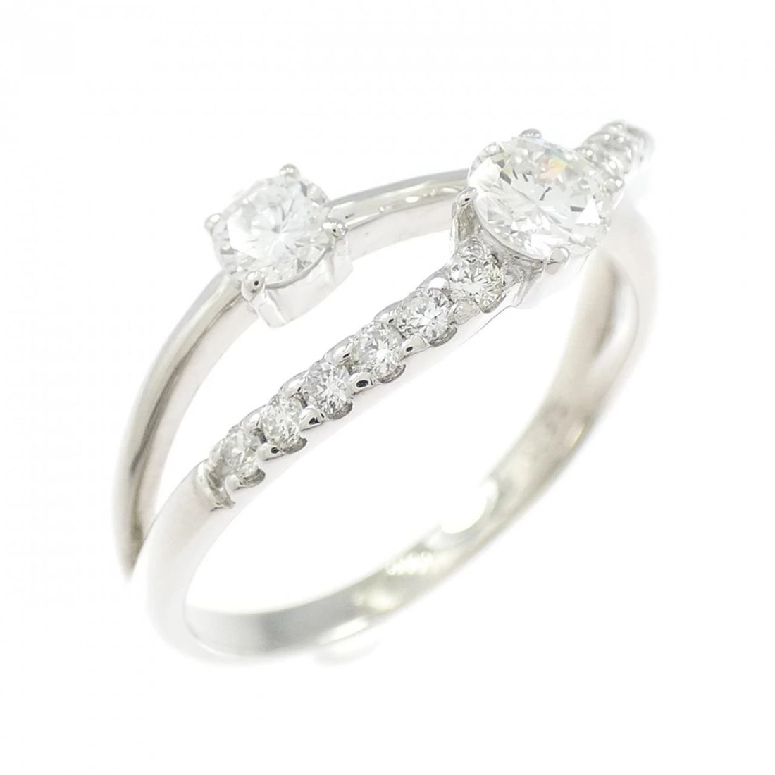 PT900 DIAMOND RING: PT900 Diamond Ring Brand: Unbranded Type: Diamond Ring Material: Platinum900, Main Stone/Creation Natural Color: None Size: US7 Accessories: None Accessories Notice: When purchasing pre-ow