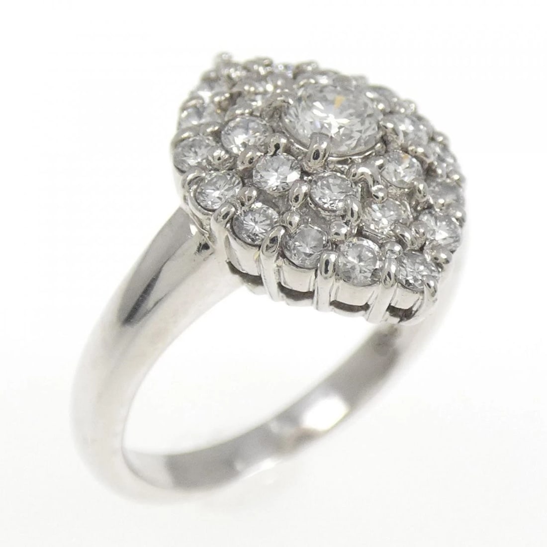 PT900 DIAMOND RING: PT900 Diamond Ring Brand: Unbranded Type: Diamond Ring Material: Platinum900, Main Stone/Creation Natural Color: None Size: US4 Accessories: None Accessories Notice: When purchasing pre-owned