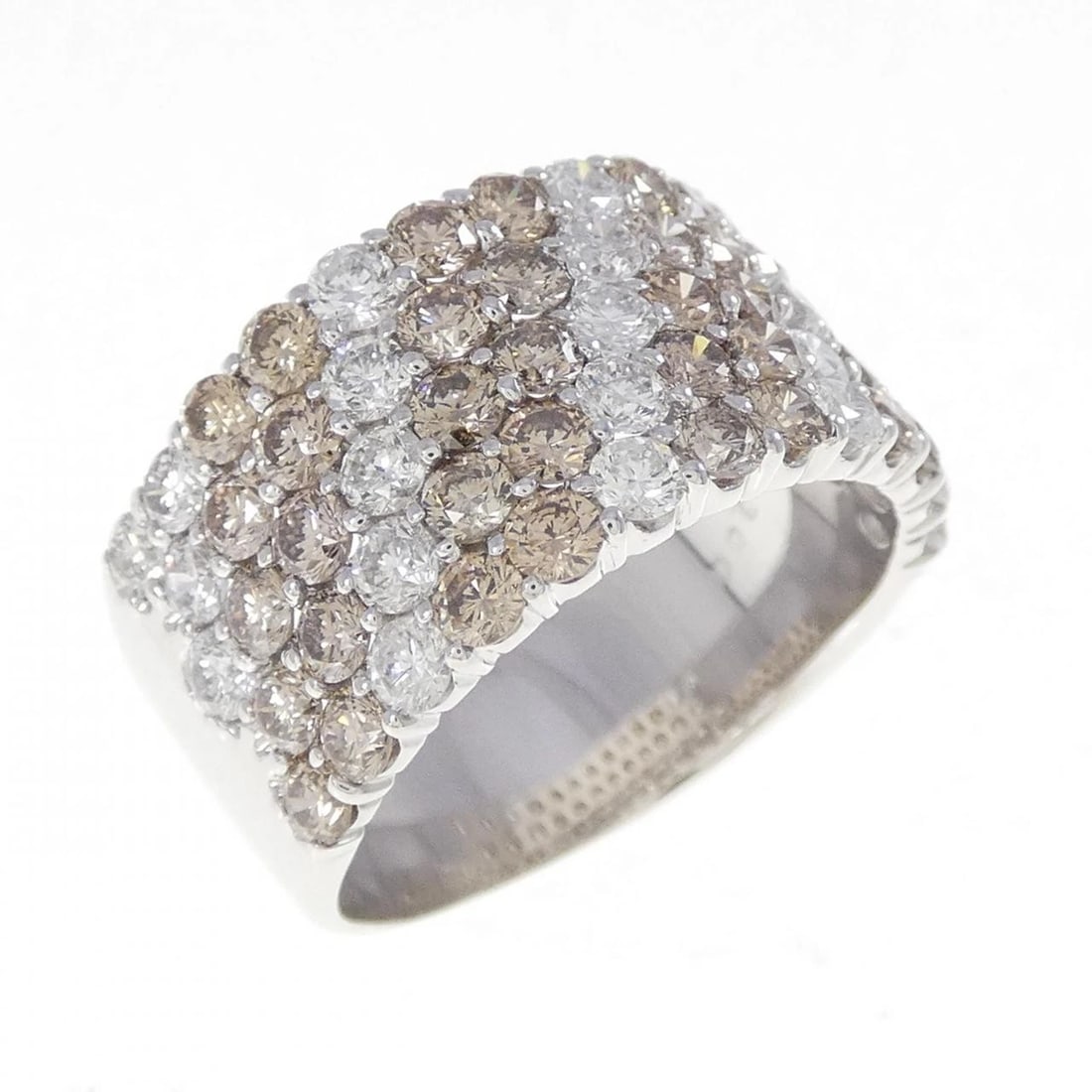 K18WG DIAMOND RING (1 of 2)