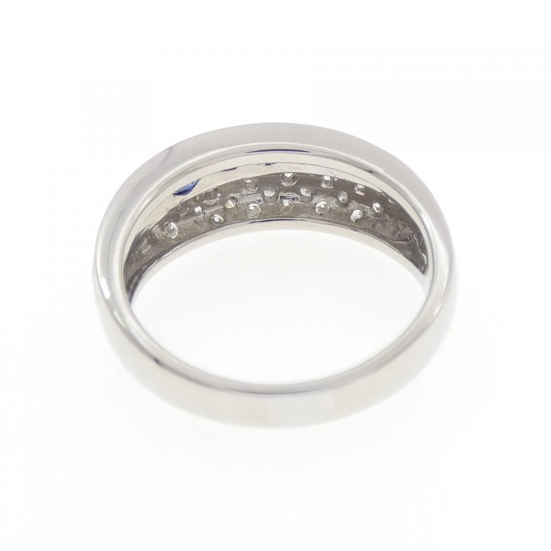 PT900 SAPPHIRE RING: PT900 Sapphire Ring Brand: Unbranded Type: Sapphire Ring Material: PT900, Main Stone/Creation Sapphire Secondary Stone Natural Color: None Size: US6 1/4 Accessories: None Accessories Notice: