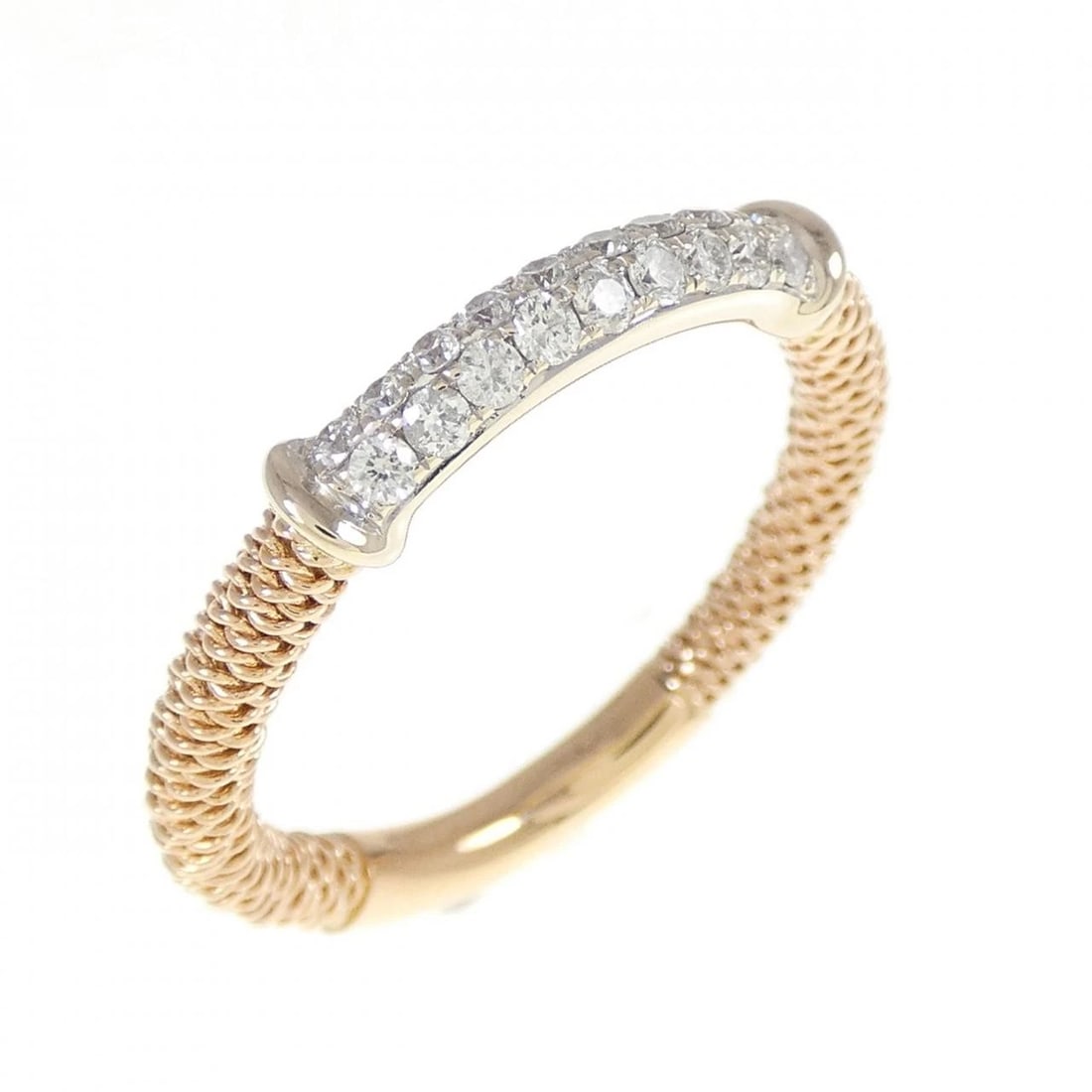 750PG/750WG DIAMOND RING (1 of 2)