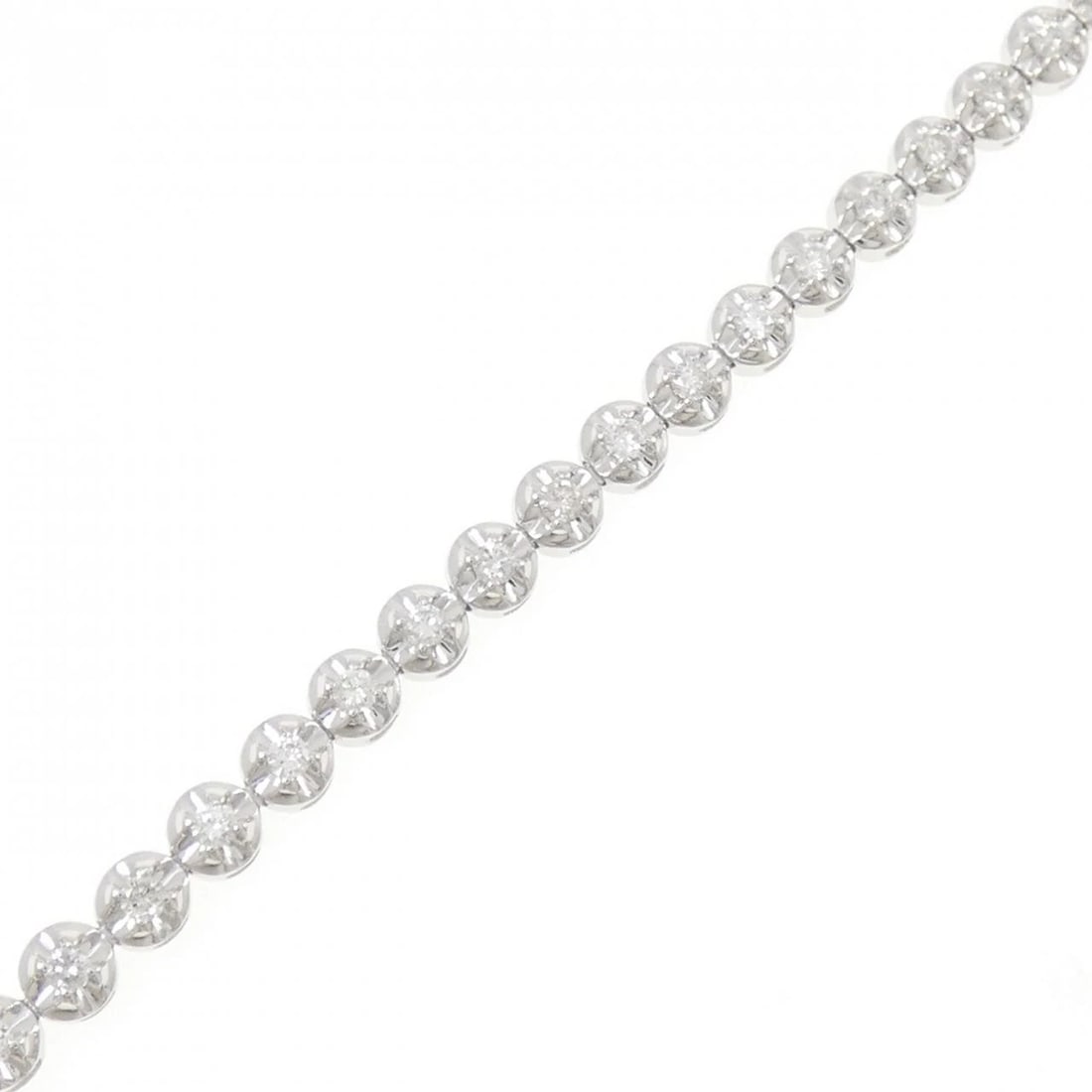 PT900/K18WG DIAMOND BRACELET (1 of 2)