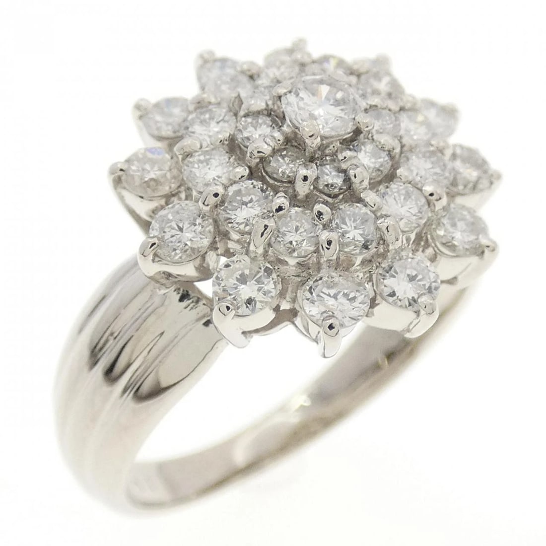 PT900 FLOWER DIAMOND RING: PT900 Flower Diamond Ring Brand: Unbranded Type: Diamond Ring Material: Platinum900, Main Stone/Creation Natural Color: None Size: US6 1/4 Accessories: None Accessories Notice: When purcha