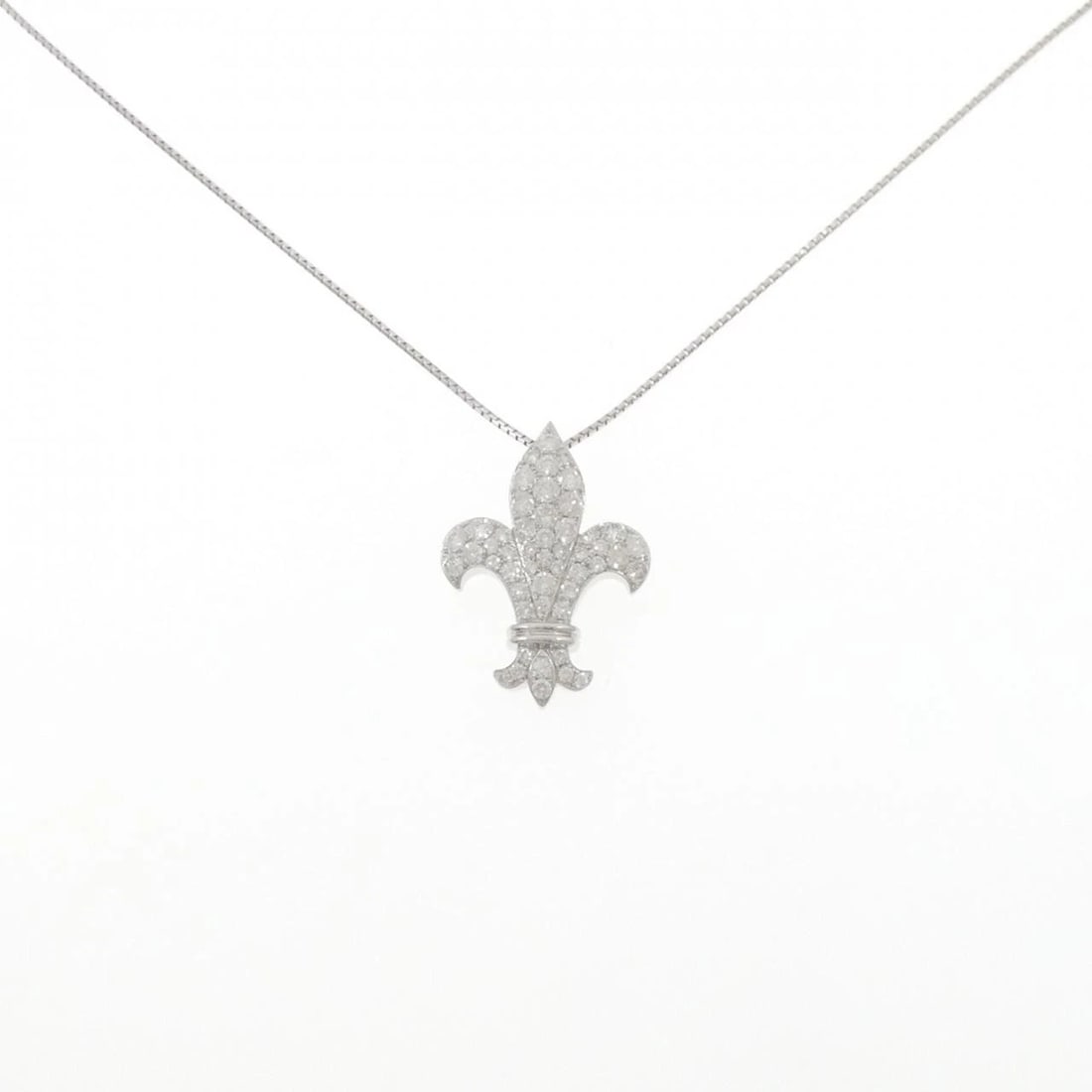 K18WG DIAMOND NECKLACE: K18WG Diamond Necklace Brand: Unbranded Type: Diamond Necklace Material: K18 white gold, Main Stone/Creation Natural Color: White Gold Size: Actual Size Pendant length approx. x width approx.: