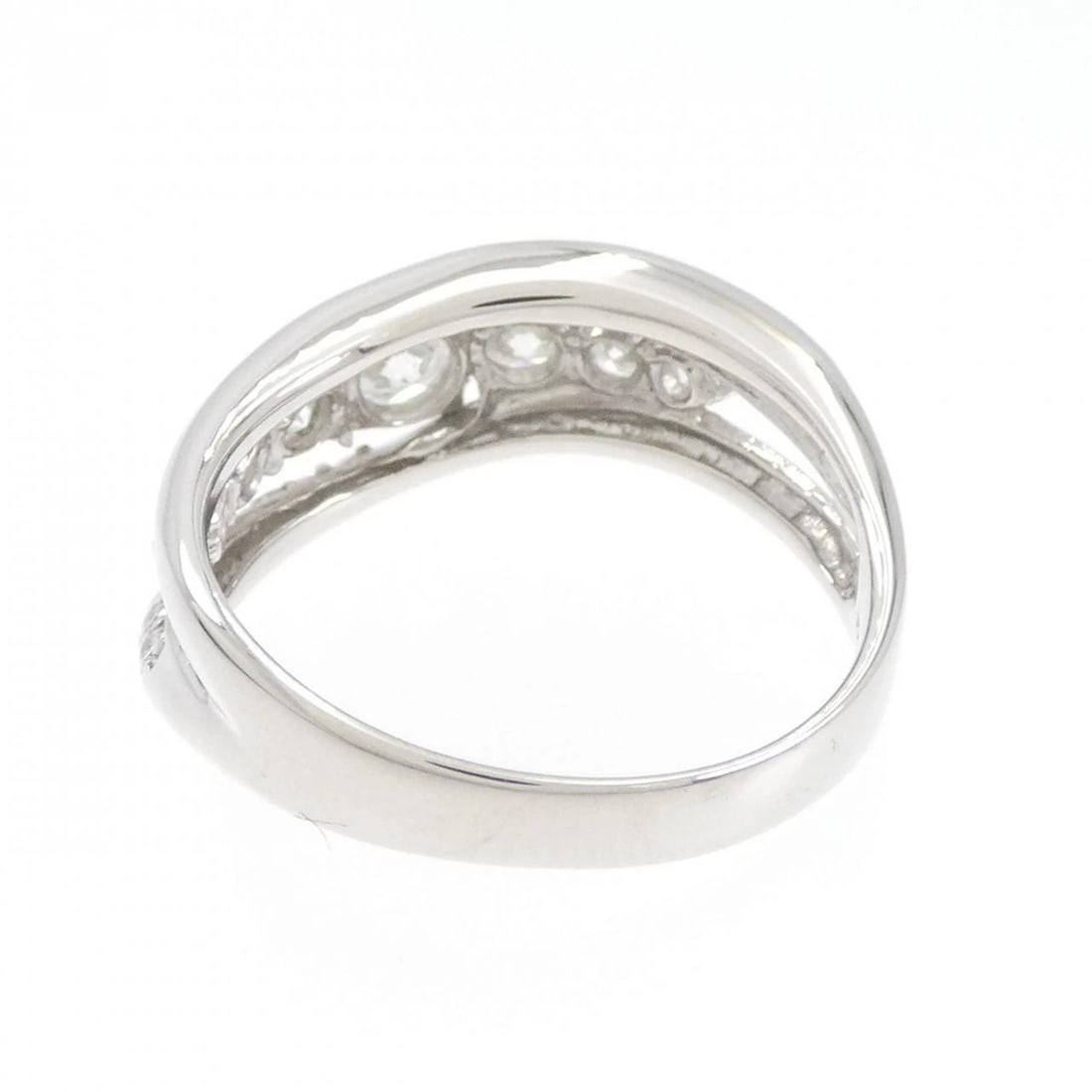 PT DIAMOND RING: PT Diamond Ring Brand: Unbranded Type: Diamond ring Material: Platinum, Main Stone/Creation Natural Color: None Size: US5 1/4 Accessories: None Accessories Notice: When purchasing pre-owned